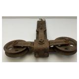 Vintage Heavy Metal Barn Wood Beam Polley System (Would Look Great Converted Into A Light)
