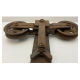 Vintage Heavy Metal Barn Wood Beam Polley System (Would Look Great Converted Into A Light)