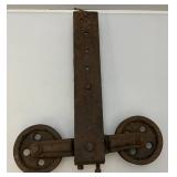 Vintage Heavy Metal Barn Wood Beam Polley System (Would Look Great Converted Into A Light)