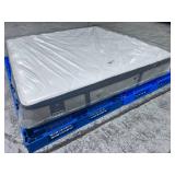 Stearns & Foster Estate Luxury Plush Euro Pillowtop King Mattress — NO RESERVE Stearns & Foster Estate Luxury Plush Euro Pillowtop King Mattress — NO RESERVE