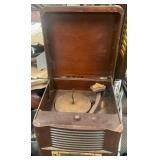 VINTAGE 1947 ADMIRAL 6RT43A TUBE RADIO & RECORD PLAYER