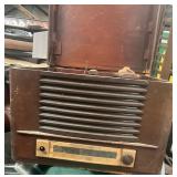 VINTAGE 1947 ADMIRAL 6RT43A TUBE RADIO & RECORD PLAYER