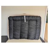 NEW KIRKLAND SIGNATURE LARGE DOG BED NEW KIRKLAND SIGNATURE LARGE DOG BED