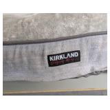 NEW KIRKLAND SIGNATURE HEX PET BED NEW KIRKLAND SIGNATURE HEX PET BED