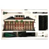 Department 56 Kensington Palace Lighted Building with Original Box