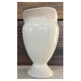 Beautiful Vintage Red Wing 1002 Pottery White / Cream Vase