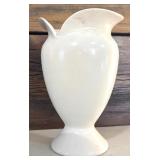 Beautiful Vintage Red Wing 1002 Pottery White / Cream Vase