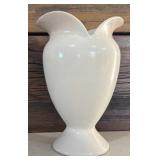 Beautiful Vintage Red Wing 1002 Pottery White / Cream Vase