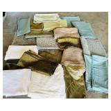 Assorted Fabric Lot Including Cloth Napkins in Various Colors