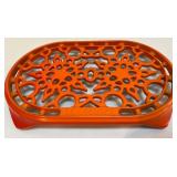 Le Creuset Orange Enameled Cast Iron Trivet Sunburst Pattern Le Creuset Orange Enameled Cast Iron Trivet Sunburst Pattern