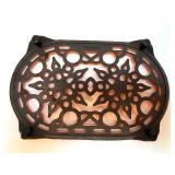 Le Creuset Orange Enameled Cast Iron Trivet Sunburst Pattern Le Creuset Orange Enameled Cast Iron Trivet Sunburst Pattern