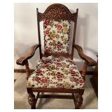 Antique Expandable Dining Table with 6 Ornately Carved Chairs Antique Expandable Dining Table with 6 Ornately Carved Chairs