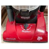 Dirt Devil Featherlite Cyclonic Upright Vacuum Cleaner Dirt Devil Featherlite Cyclonic Upright Vacuum Cleaner