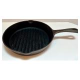 Vintage Wagner Ware No. 3 Cast Iron Grill Pan with Raised Ridges Vintage Wagner Ware No. 3 Cast Iron Grill Pan with Raised Ridges