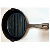 Vintage Wagner Ware No. 3 Cast Iron Grill Pan with Raised Ridges Vintage Wagner Ware No. 3 Cast Iron Grill Pan with Raised Ridges