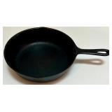 Vintage Cast Iron Skillet Pan with Pour Spouts, Size 7 Vintage Cast Iron Skillet Pan with Pour Spouts, Size 7