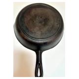 Vintage Cast Iron Skillet Pan with Pour Spouts, Size 7 Vintage Cast Iron Skillet Pan with Pour Spouts, Size 7