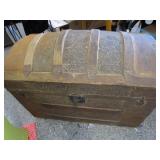 Camel Back Strap Trunk