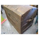 Camel Back Strap Trunk