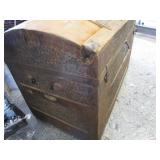 Camel Back Strap Trunk