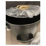 Ash Bucket with Shovel and Handle, Matte Black Finish