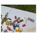 LARGE LOT OF ARMY MEN AND PLASTIC FARM ANIMALS (MORE THEN FIRST PICTURE) LARGE LOT OF ARMY MEN AND PLASTIC FARM ANIMALS (MORE THEN FIRST PICTURE)