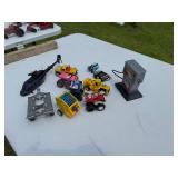 OODLES OF VINTAGE PLASTIC TOYS VERY LARGE LOT (MORE THEN FIRST PICTURE) OODLES OF VINTAGE PLASTIC TOYS VERY LARGE LOT (MORE THEN FIRST PICTURE)