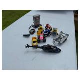 OODLES OF VINTAGE PLASTIC TOYS VERY LARGE LOT (MORE THEN FIRST PICTURE) OODLES OF VINTAGE PLASTIC TOYS VERY LARGE LOT (MORE THEN FIRST PICTURE)