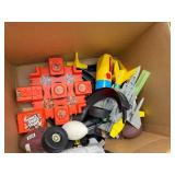 OODLES OF VINTAGE PLASTIC TOYS VERY LARGE LOT (MORE THEN FIRST PICTURE) OODLES OF VINTAGE PLASTIC TOYS VERY LARGE LOT (MORE THEN FIRST PICTURE)
