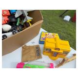 OODLES OF VINTAGE PLASTIC TOYS VERY LARGE LOT (MORE THEN FIRST PICTURE) OODLES OF VINTAGE PLASTIC TOYS VERY LARGE LOT (MORE THEN FIRST PICTURE)