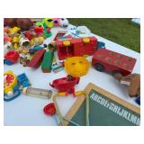 OODLES OF VINTAGE PLASTIC TOYS VERY LARGE LOT (MORE THEN FIRST PICTURE) OODLES OF VINTAGE PLASTIC TOYS VERY LARGE LOT (MORE THEN FIRST PICTURE)
