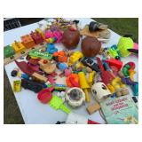 OODLES OF VINTAGE PLASTIC TOYS VERY LARGE LOT (MORE THEN FIRST PICTURE) OODLES OF VINTAGE PLASTIC TOYS VERY LARGE LOT (MORE THEN FIRST PICTURE)