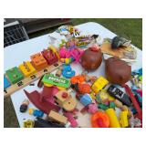OODLES OF VINTAGE PLASTIC TOYS VERY LARGE LOT (MORE THEN FIRST PICTURE) OODLES OF VINTAGE PLASTIC TOYS VERY LARGE LOT (MORE THEN FIRST PICTURE)