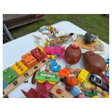 OODLES OF VINTAGE PLASTIC TOYS VERY LARGE LOT (MORE THEN FIRST PICTURE) OODLES OF VINTAGE PLASTIC TOYS VERY LARGE LOT (MORE THEN FIRST PICTURE)