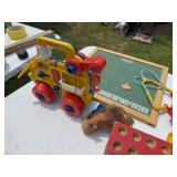 OODLES OF VINTAGE PLASTIC TOYS VERY LARGE LOT (MORE THEN FIRST PICTURE) OODLES OF VINTAGE PLASTIC TOYS VERY LARGE LOT (MORE THEN FIRST PICTURE)