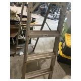 Aluminum Step Ladder - Heavy Duty Construction