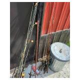 Lund 16ft Aluminum Fishing Boat with Steering Console.  This does NOT include trailer but can be used to transport it.