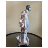 Lladro ‘Myumi’ Retired Porcelain Figurine