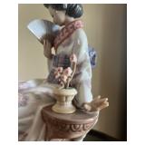 Lladro Nippon Lady Porcelain Figurine with Fan and Flowers