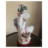 Lladro Nippon Lady Porcelain Figurine with Fan and Flowers