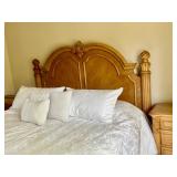 Thomasville King Poster Wooden King Size Bed Frame with Two Matching Nightstands