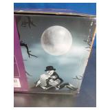 8.5 FT Giant Halloween Inflatables Cuddling Skeleton Couple 8.5 FT Giant Halloween Inflatables Cuddling Skeleton Couple