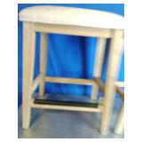 2 Bar Stools 2 Bar Stools