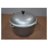 Vintage Club Hammered Aluminum Pot with Lid