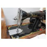 Vintage Singer Sewing Machine with Case