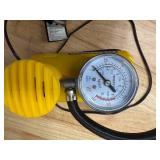 Pittsburgh 12V Light Duty Portable Inflator (08152510)