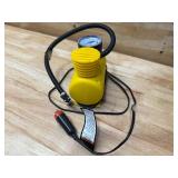 Pittsburgh 12V Light Duty Portable Inflator (08152510)