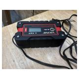 VIKING 6/12V 4 AMP High Frequency Battery Charger/Maintainer (08202540)