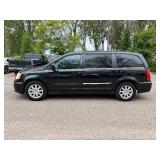 2013 CHRYSLER TOWN AND COUNTRY TOURING (NO RESERVE)