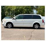 2010 DODGE GRAND CARAVAN SXT *2 Owner | No Accidents* (NO RESERVE)